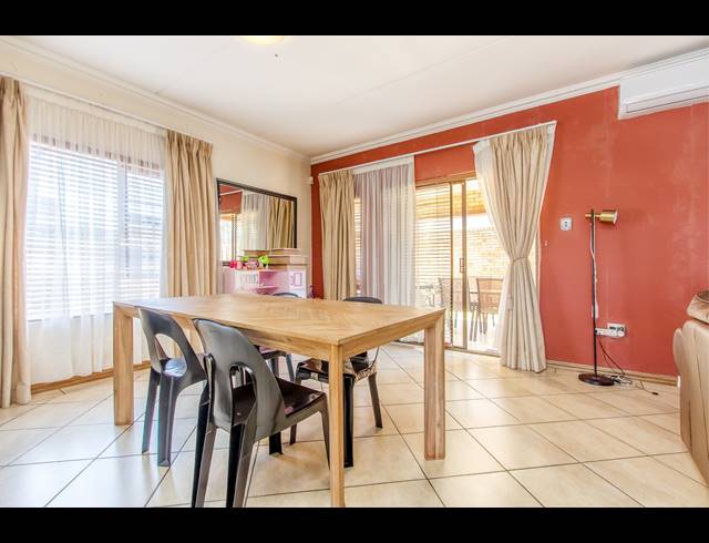 3 BEDROOM FREEHOLD TO LET IN RADIOKOP